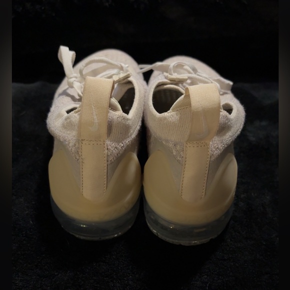 Nike Vapor Max Cream Athletic Shoes with Breathable Knit Design - Picture 3 of 5